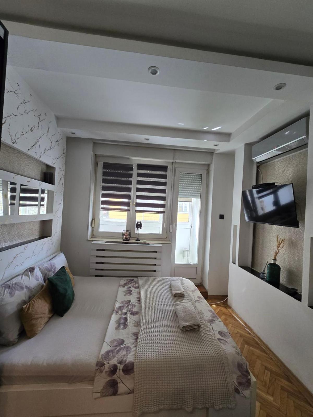Arizona Apartment โนวีซาด ภายนอก รูปภาพ