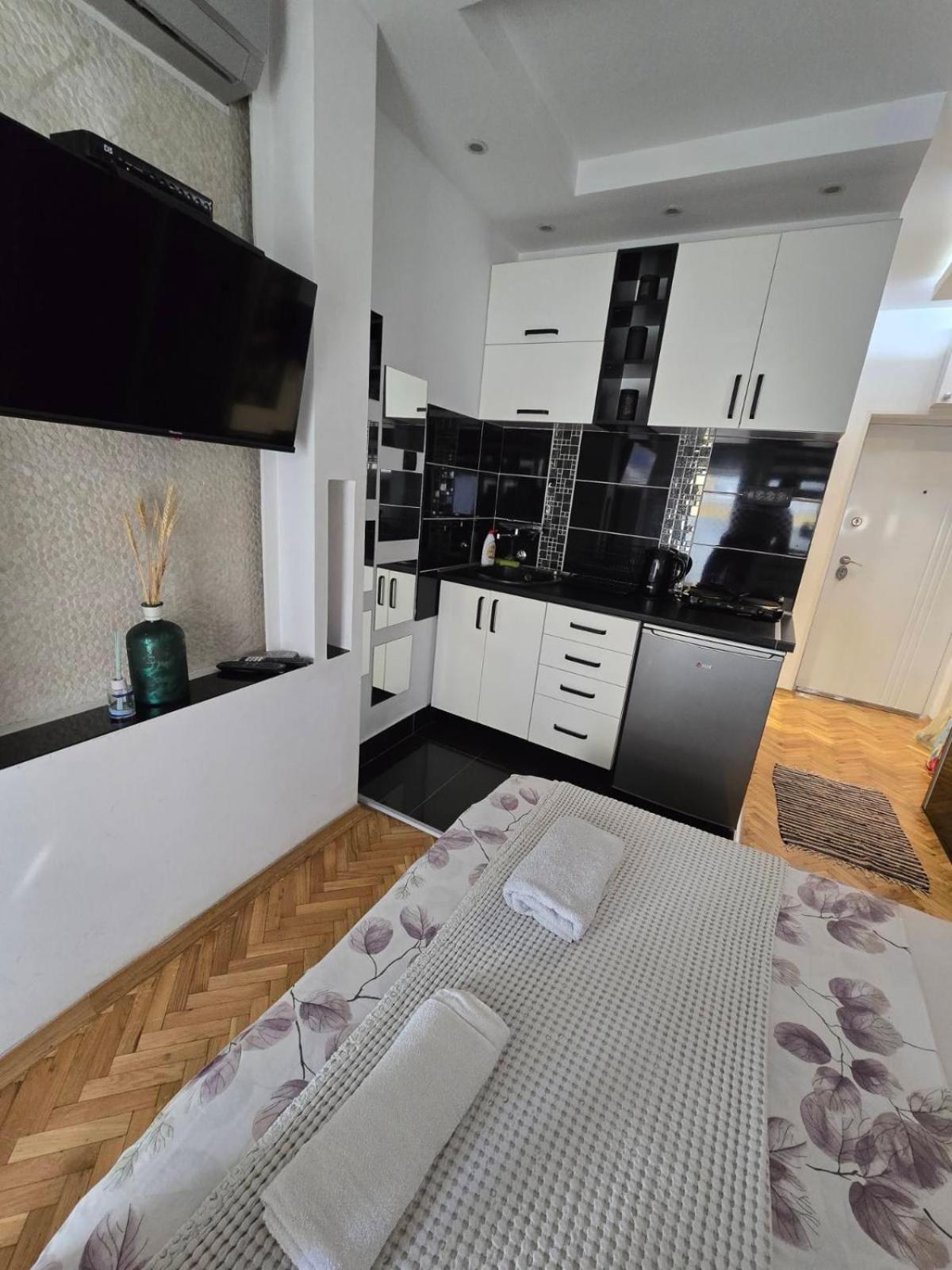 Arizona Apartment โนวีซาด ภายนอก รูปภาพ